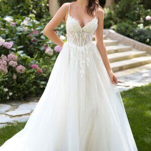 New off white wedding dress.Bridal gown